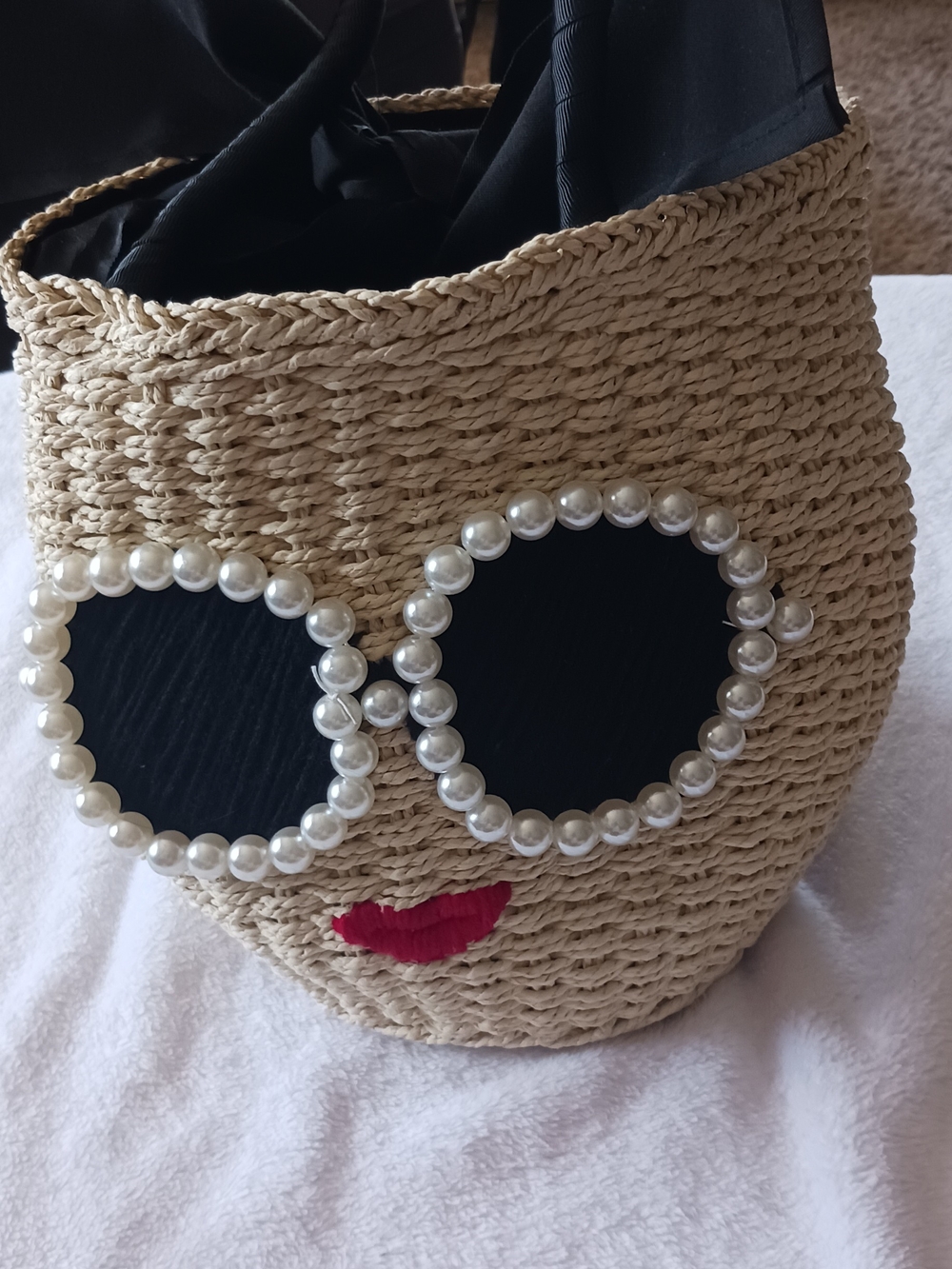 Pearl Sunglasses Straw Tote with Pink Lip Accent